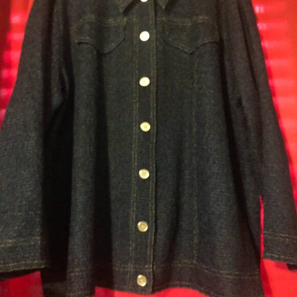 Women's Button Down Super Stretchy Denim Colored Shirt NWOT - Picture 4 of 7